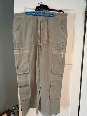 Women’s Light Green Cargo Pants